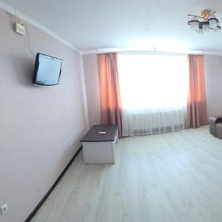 Apartment on Parkovaya Chornomorsk Bagian luar foto